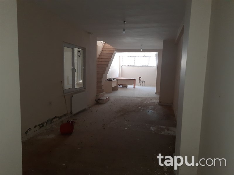 İstanbul Eyüp Çırçır Mahallesi'nde 128 m2 Depolu Dükkan