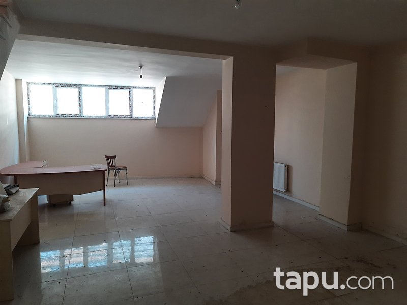 İstanbul Eyüp Çırçır Mahallesi'nde 128 m2 Depolu Dükkan