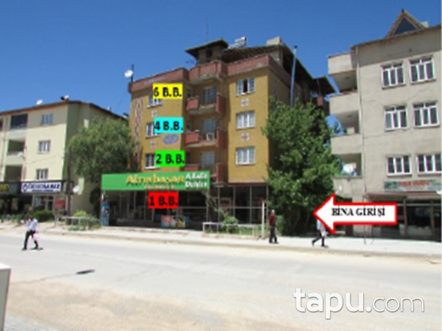 Kahramanmaraş Elbistan Cumhuriyet Mahallesi'nde 3 Katlı Bina