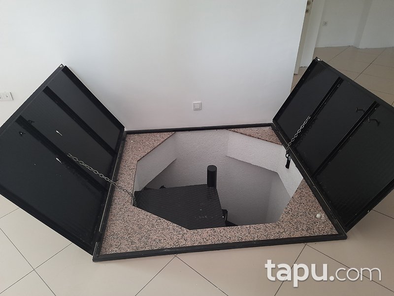 İstanbul Kadıköy Feneryolu Mahallesi'nde 31 m2 Depolu Dükkan (1420)