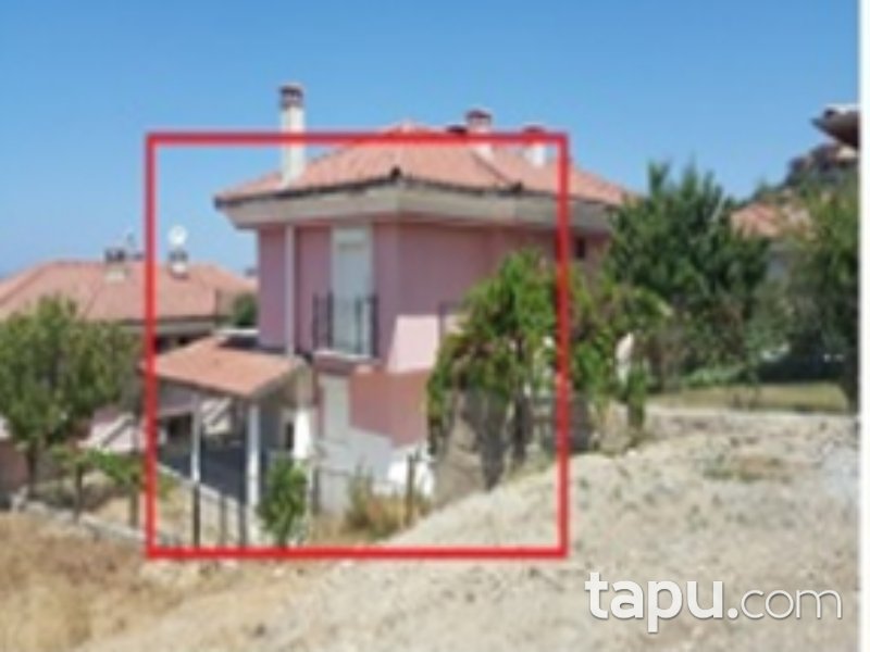 Aydın Kuşadası Hacıfeyzullah Mahallesi Can Evler Sitesi'nde 3+1 Villa