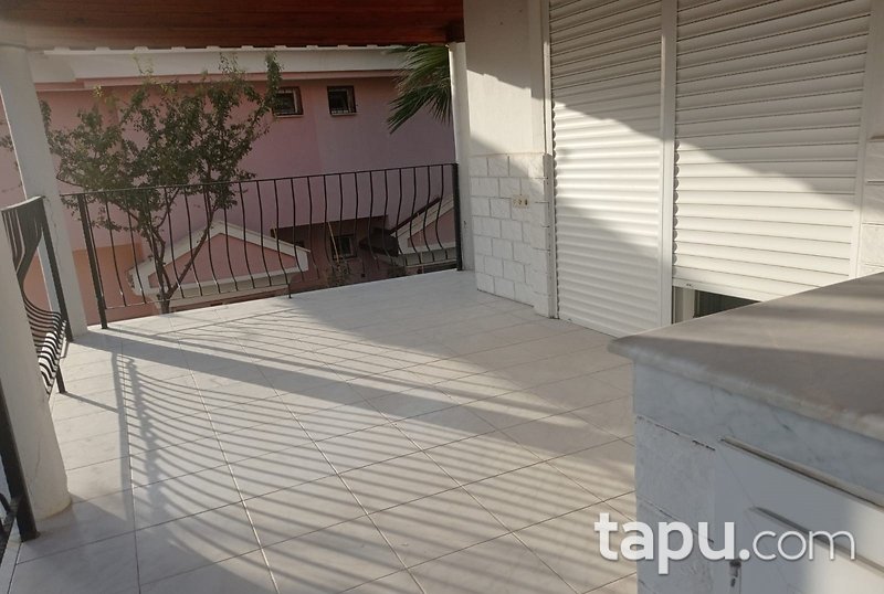 Aydın Kuşadası Hacıfeyzullah Mahallesi Can Evler Sitesi'nde 3+1 Villa