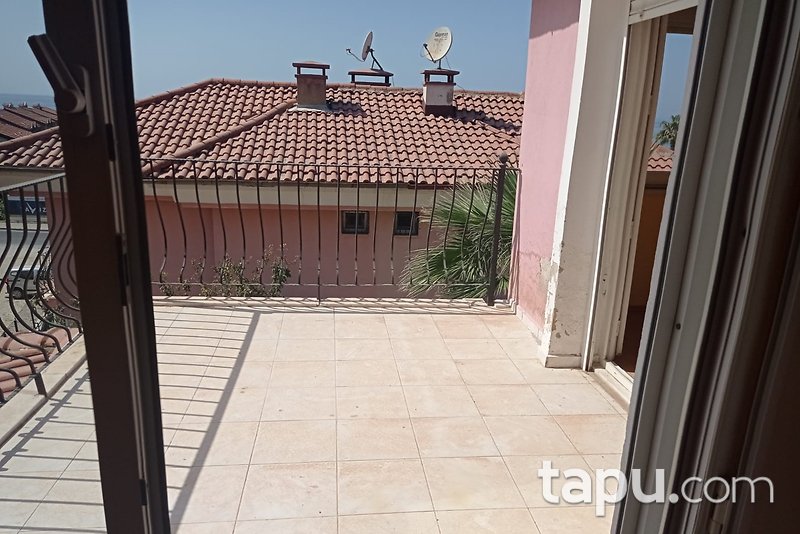 Aydın Kuşadası Hacıfeyzullah Mahallesi Can Evler Sitesi'nde 3+1 Villa