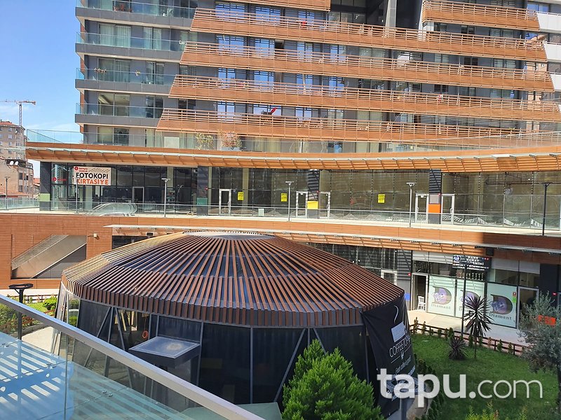 Kadıköy Pırlanta Göztepe Sitesi'nde 118 m2 Dükkan