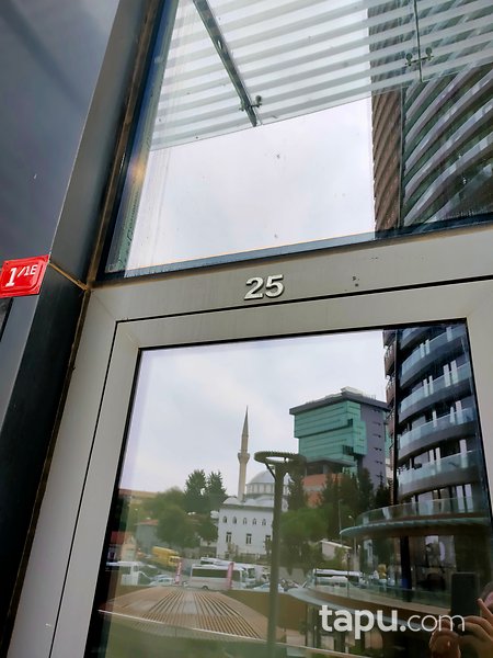 Kadıköy Pırlanta Göztepe Sitesi'nde 118 m2 Dükkan