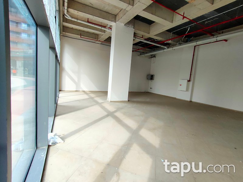 Kadıköy Pırlanta Göztepe Sitesi'nde 118 m2 Dükkan