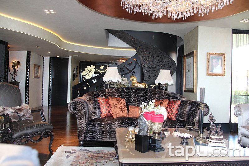 İstinye Panavia By Panaroma Sitesi'nde 550 m2 Özel Dekorasyonlu Lüks Dubleks Daire