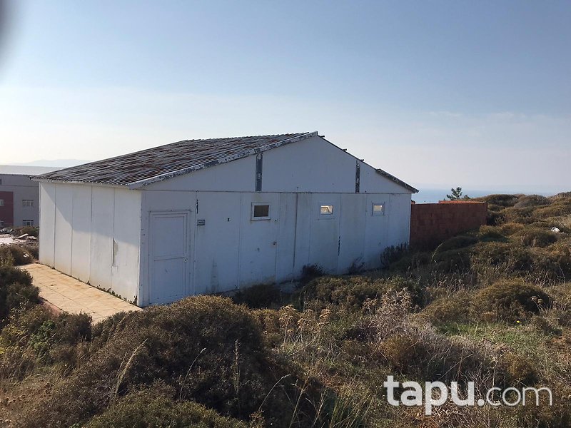 Armutlu'da Deniz Manzaralı Prefabrik Ev ve Ticaret İmarlı Arsa