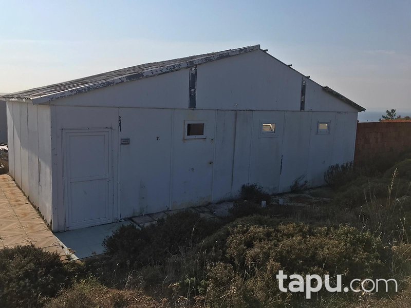 Armutlu'da Deniz Manzaralı Prefabrik Ev ve Ticaret İmarlı Arsa