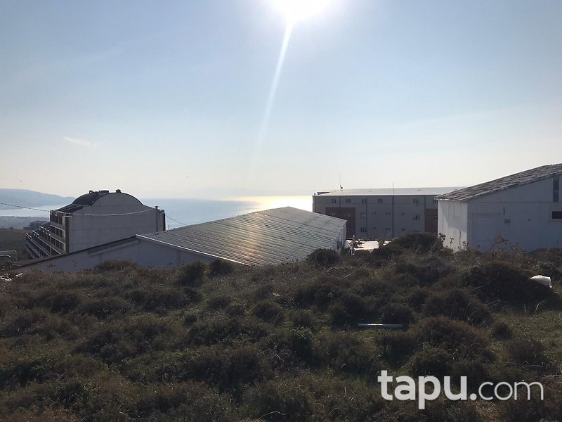 Armutlu'da Deniz Manzaralı Prefabrik Ev ve Ticaret İmarlı Arsa