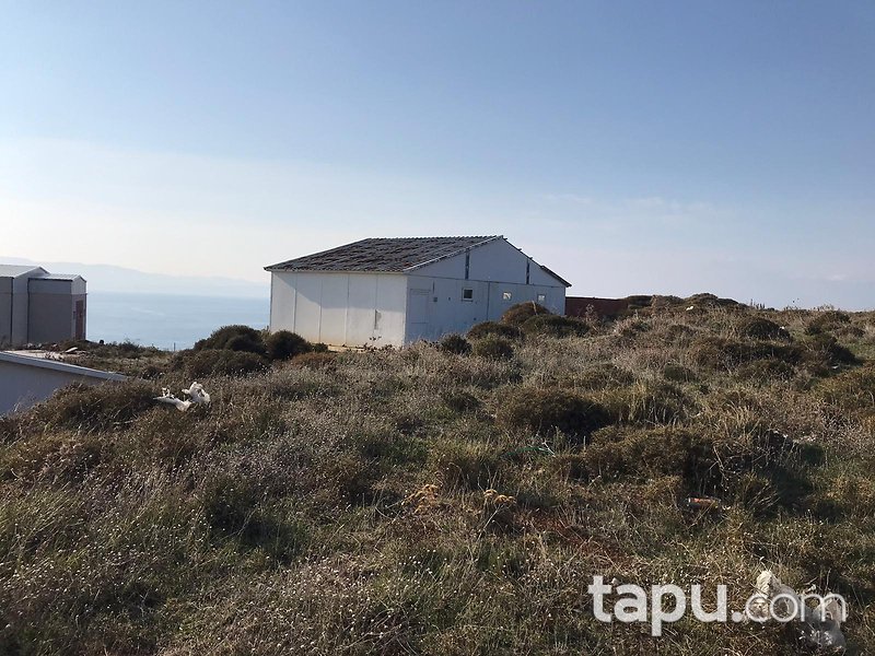 Armutlu'da Deniz Manzaralı Prefabrik Ev ve Ticaret İmarlı Arsa