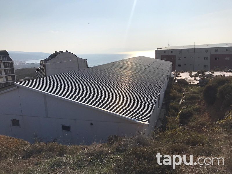 Armutlu'da Deniz Manzaralı Prefabrik Ev ve Ticaret İmarlı Arsa
