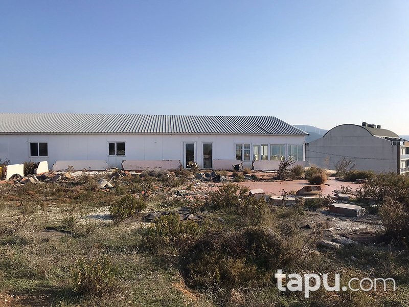 Armutlu'da Deniz Manzaralı Prefabrik Ev ve Ticaret İmarlı Arsa