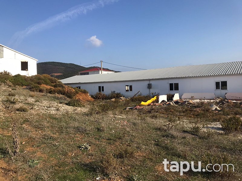 Armutlu'da Deniz Manzaralı Prefabrik Ev ve Ticaret İmarlı Arsa