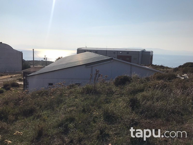 Armutlu'da Deniz Manzaralı Tepe Konumlu Ticaret İmarlı Arsa Yatırımı