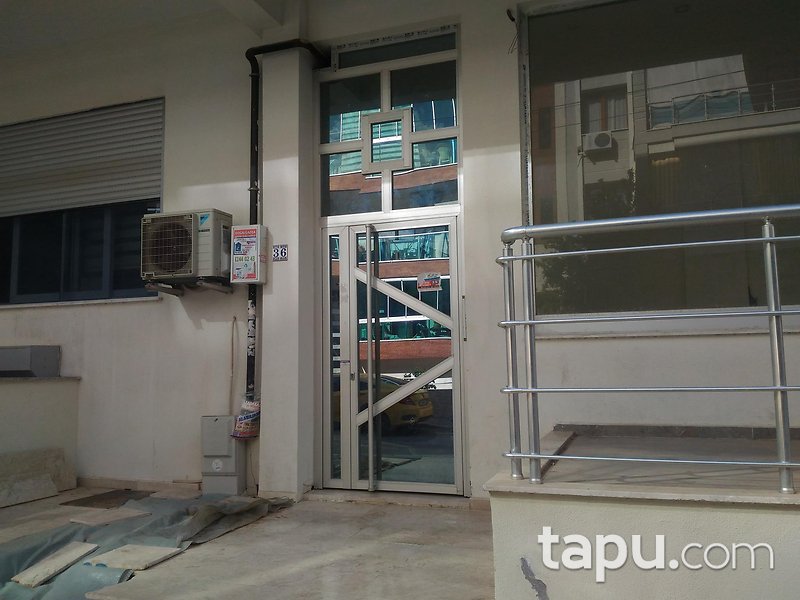 İzmir Karşıyaka Demirköprü Mahallesi'nde 2+1 Daire