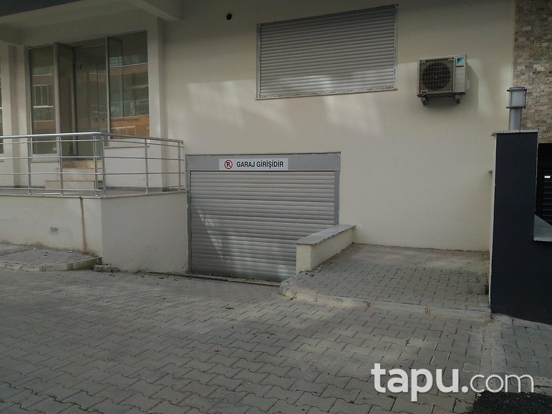 İzmir Karşıyaka Demirköprü Mahallesi'nde 2+1 Daire