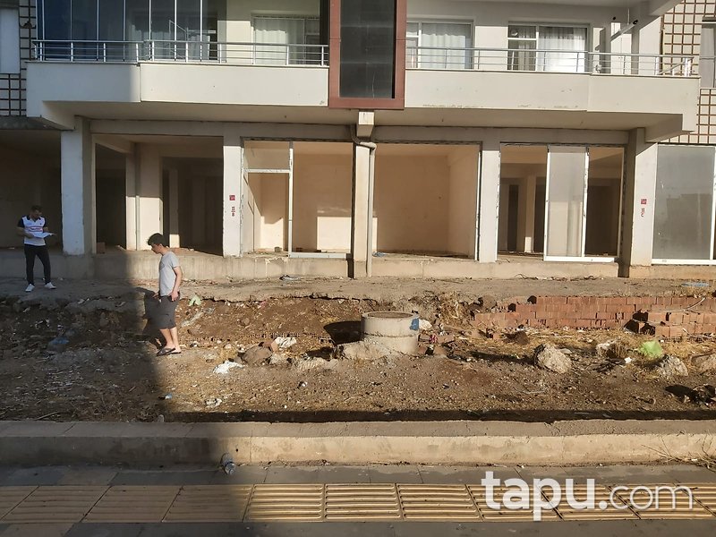 Diyarbakır Kayapınar Özay Residance Sitesi'nde Depolu Dükkan