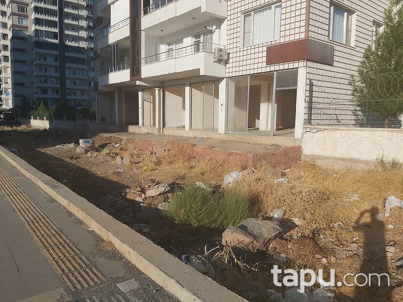 Diyarbakır Kayapınar Özay Residance Sitesi'nde Depolu Dükkan