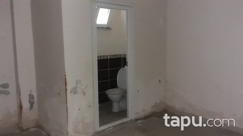 İstanbul Bağcılar 15 Temmuz Mahallesi'nde 94 m2 Depolu Dükkan