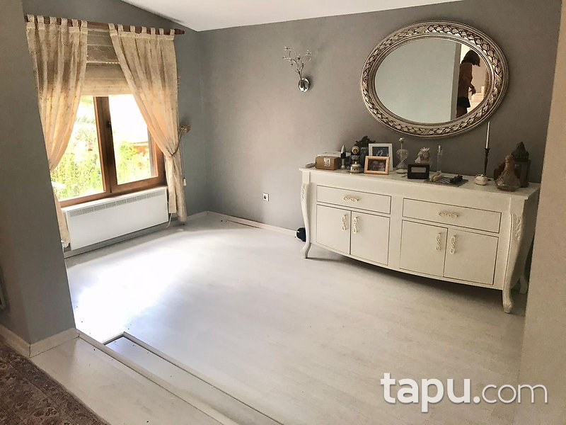 Uskumruköy Park Villaları'nda 5+2 Tripleks Villa