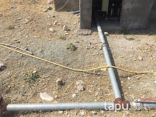 Elazığ Merkez Sedeftepe Mahallesi'nde Bina ve 10 Dönüm Arazi