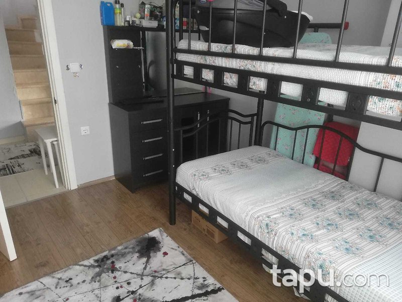 Küçükçekmece'de Deniz Manzaralı Teraslı 3+1 Dubleks Daire