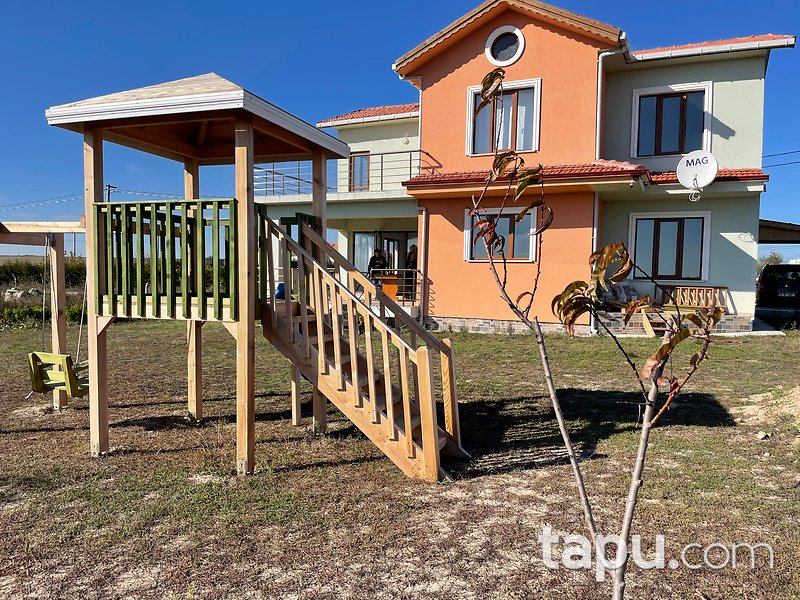 Tekirdağ Çerkezköy'de Villa ve Arsası