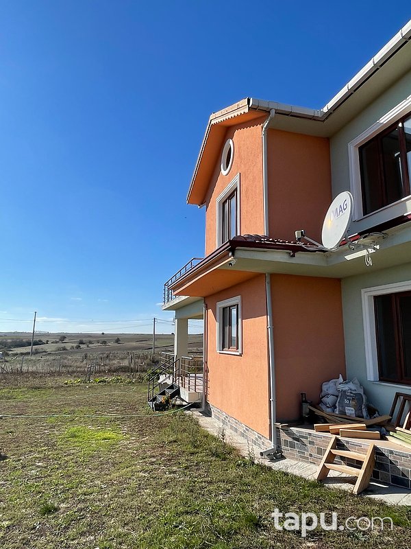 Tekirdağ Çerkezköy'de Villa ve Arsası