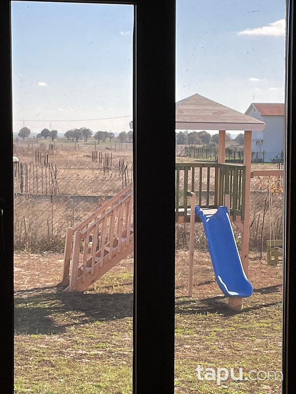 Tekirdağ Çerkezköy'de Villa ve Arsası