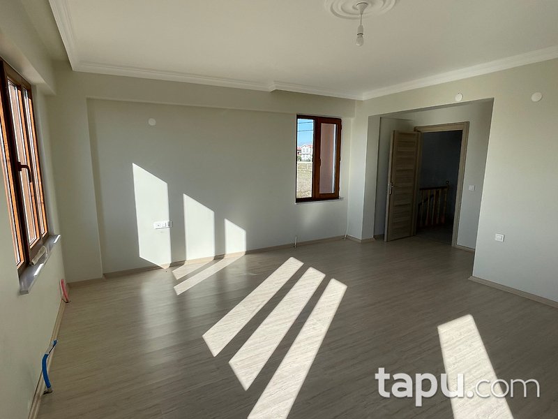 Tekirdağ Çerkezköy'de Villa ve Arsası