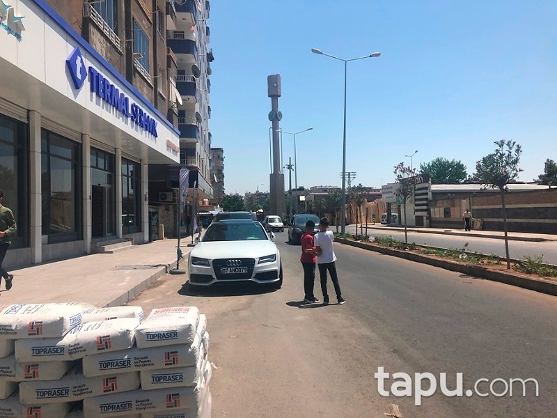 Diyarbakır Bağlar Doç.Dr.Ahmet Bilgin Caddesi'nde 454 m2 Dükkan