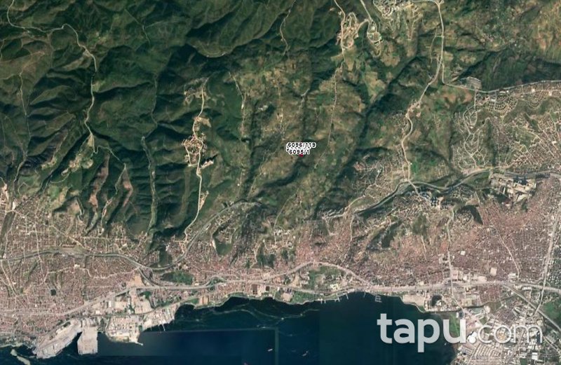 İzmit Arızlı Mahallesi'nde Geniş Kullanımlı ve Yola Cepheli Bağ