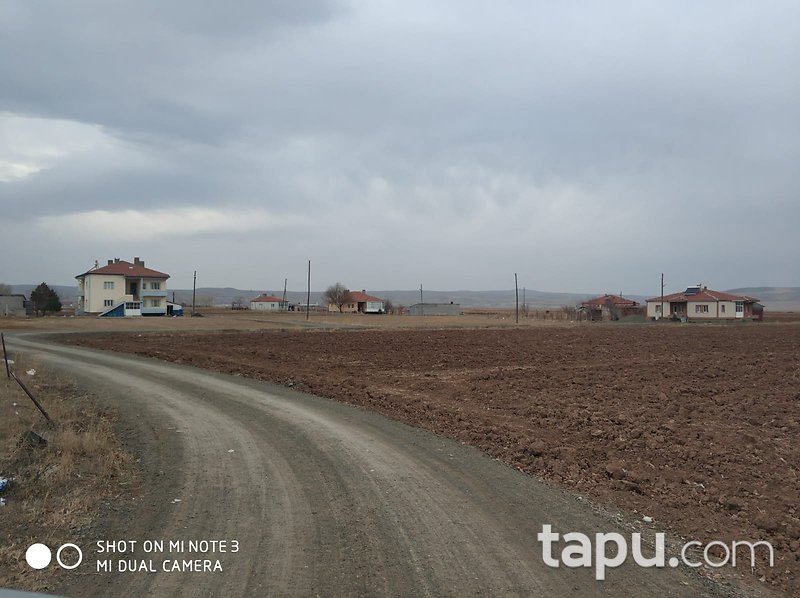 Sivas Altınyayla Rıfatöçten Mahallesi'nde 3+1 173 m2 Ev ve Arsası