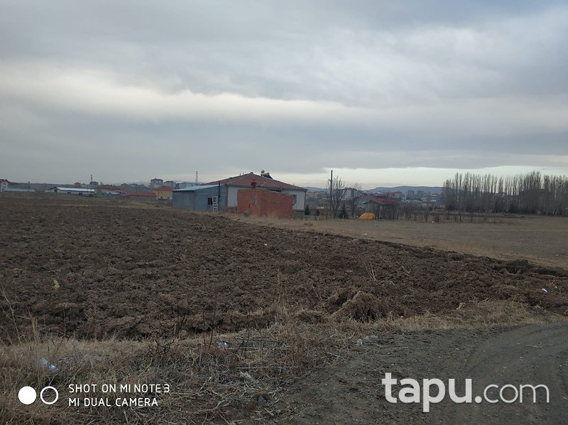 Sivas Altınyayla Rıfatöçten Mahallesi'nde 3+1 173 m2 Ev ve Arsası