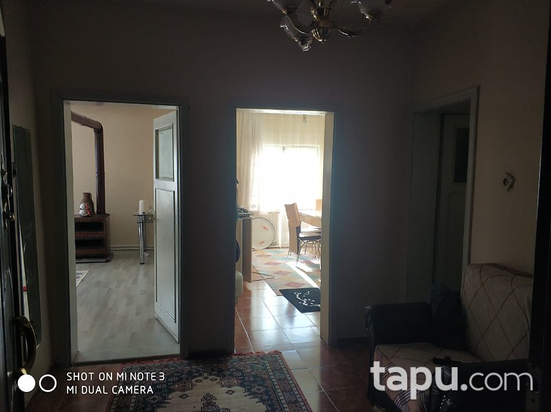 Sivas Kangal Karşıyaka Mahallesi'nde 2+1 454 m2 Kagir Ev ve Arsası