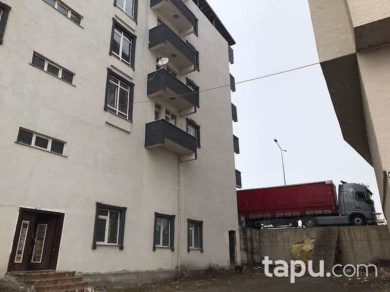 Erzurum Horasan Adnan Menderes Mahallesi'nde Natamam 3+1 Daire