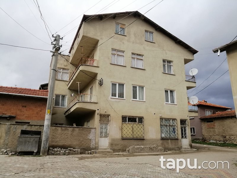 Kütahya Tavşanlı Güzelyurt Mahallesi'nde Bina ve Arsası