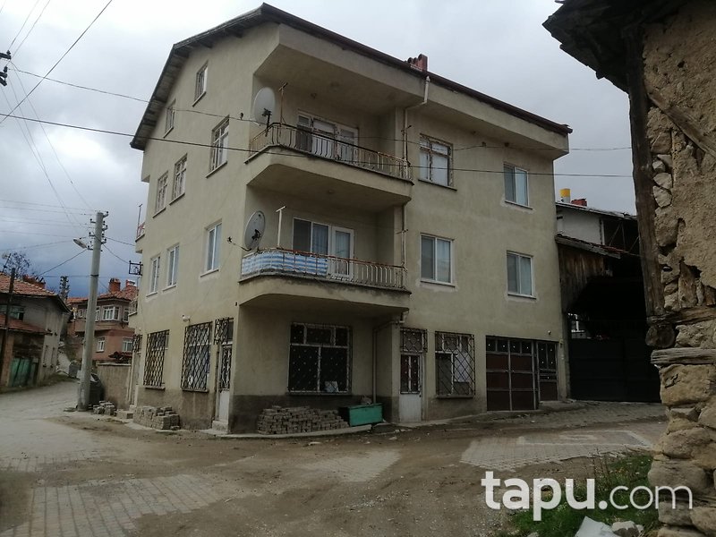 Kütahya Tavşanlı Güzelyurt Mahallesi'nde Bina ve Arsası