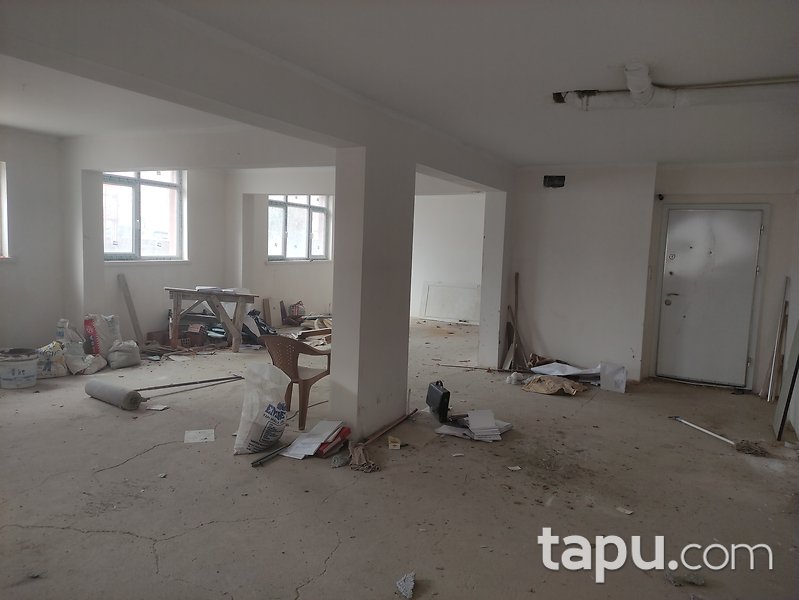 Ankara Mamak Bahçelerüstü Mahallesi'nde 94 m2 Dükkan