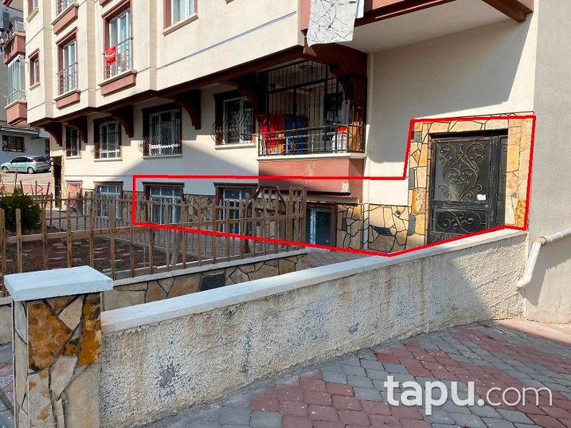 Ankara Mamak Bahçelerüstü Mahallesi'nde 94 m2 Dükkan