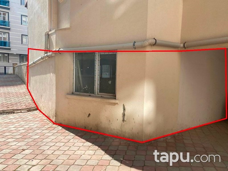 Ankara Mamak Bahçelerüstü Mahallesi'nde 94 m2 Dükkan