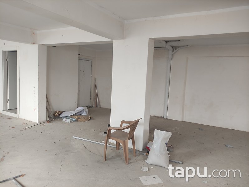 Ankara Mamak Bahçelerüstü Mahallesi'nde 94 m2 Dükkan