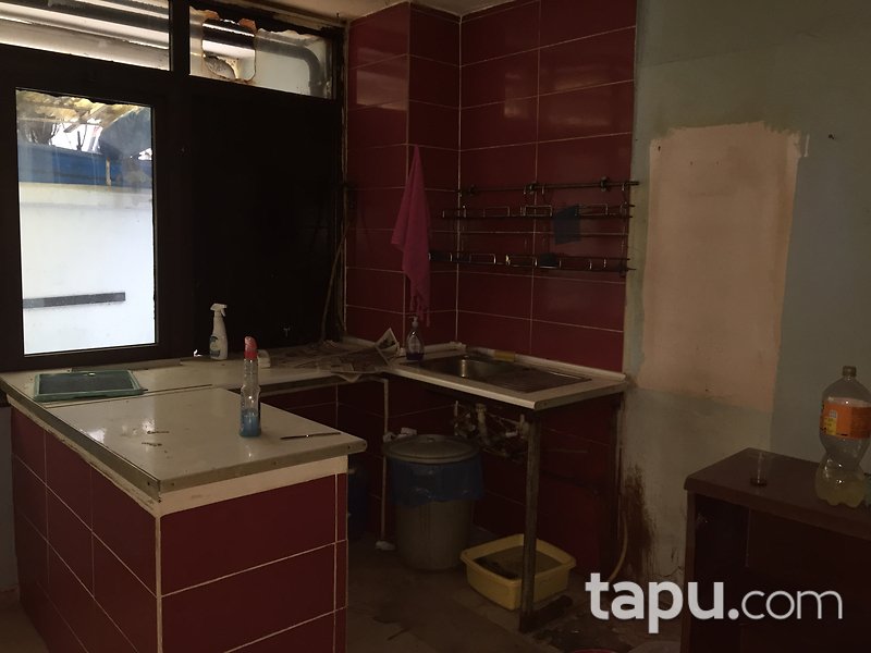 Nisbetiye Caddesi'ne 70 Metre Mükemmel Lokasyon'da 115 m2 Dükkan