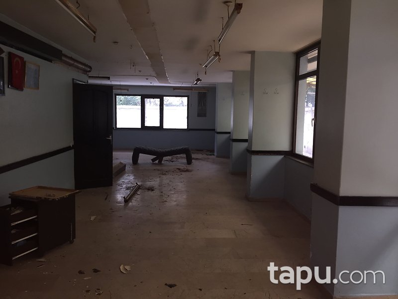 Nisbetiye Caddesi'ne 70 Metre Mükemmel Lokasyon'da 115 m2 Dükkan