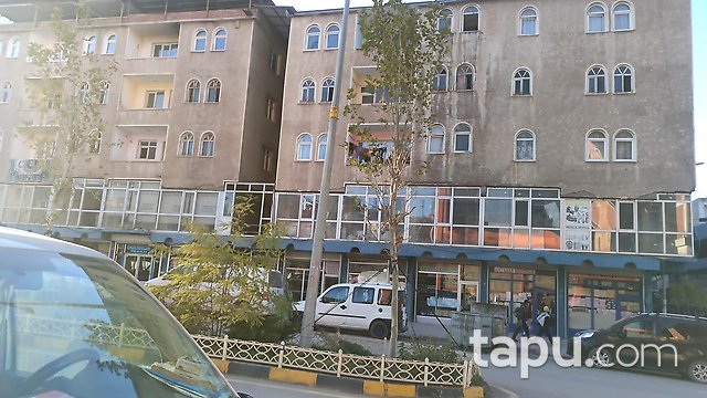 Ağrı Doğubeyazıt'ta İsmailoğulları Pasajı İçinde Dükkanlar