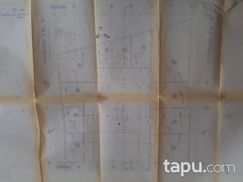 Tarsus Şehit Cengiz Topel Caddesi Baltalı İşhanı'nda Büro