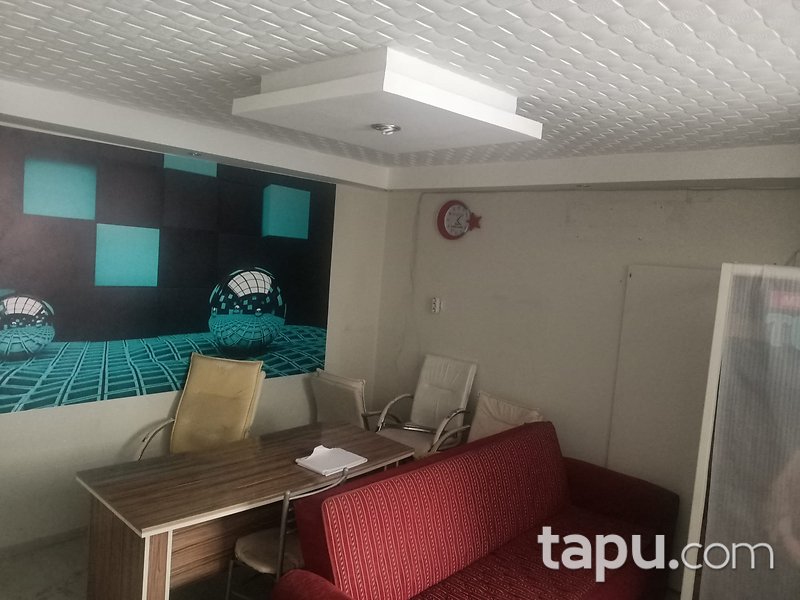 Tarsus Şehit Cengiz Topel Caddesi Baltalı İşhanı'nda Büro