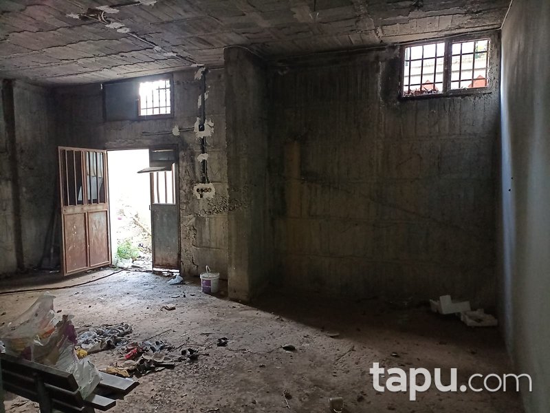 Mersin Erdemli Merkez Mahallesi'nde 196 m2 Depo