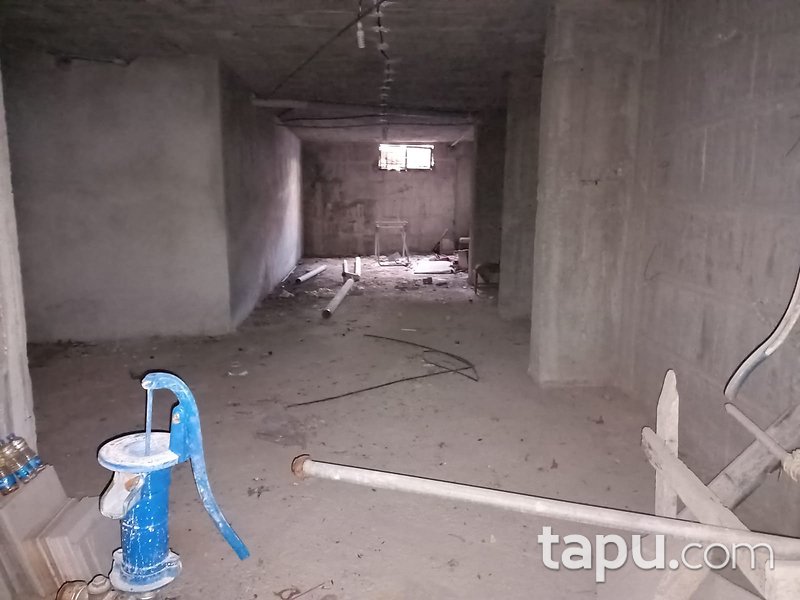 Mersin Erdemli Merkez Mahallesi'nde 196 m2 Depo